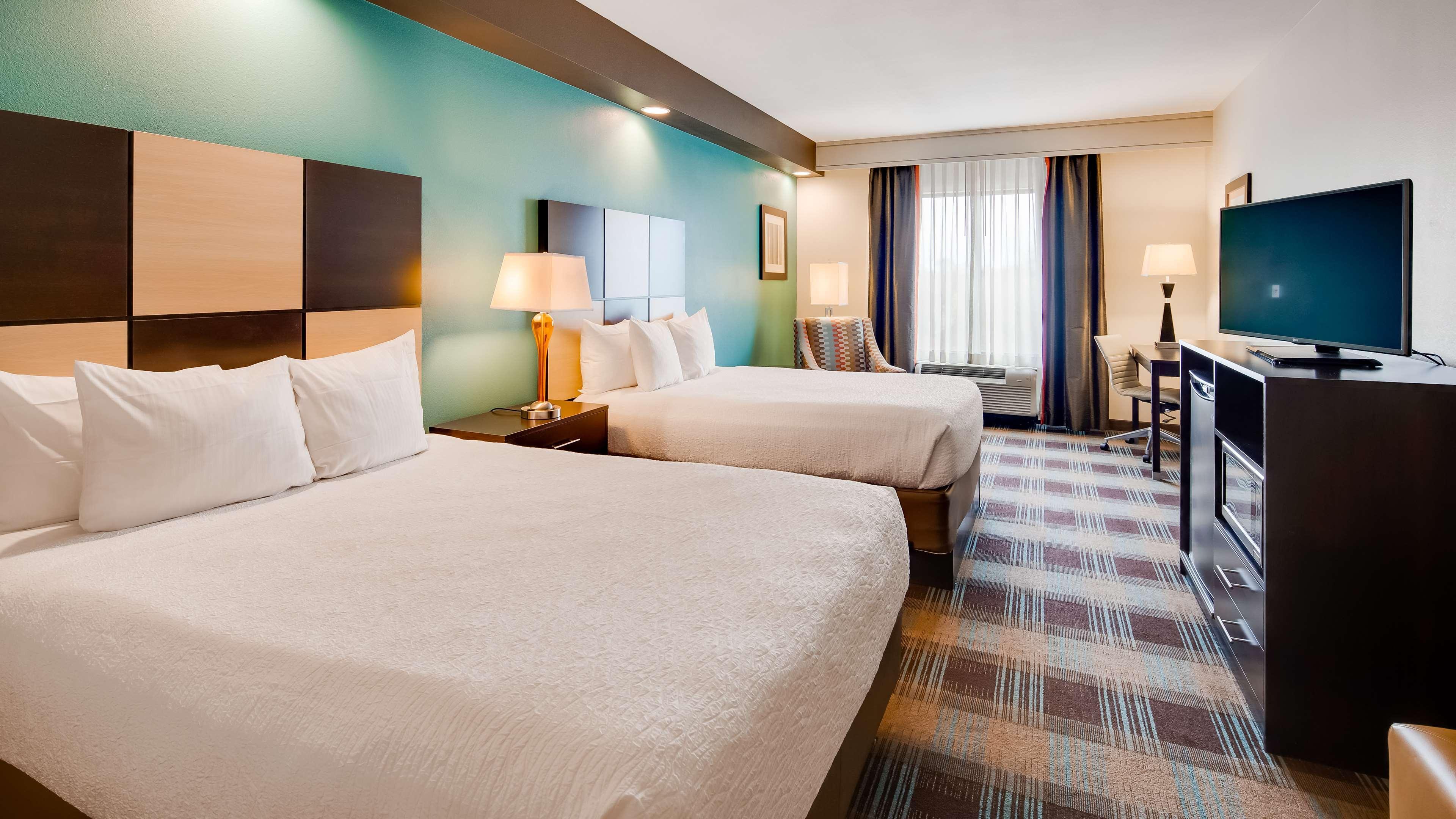 קלארקסוויל Best Western Plus Atrium Inn & Suites מראה חיצוני תמונה