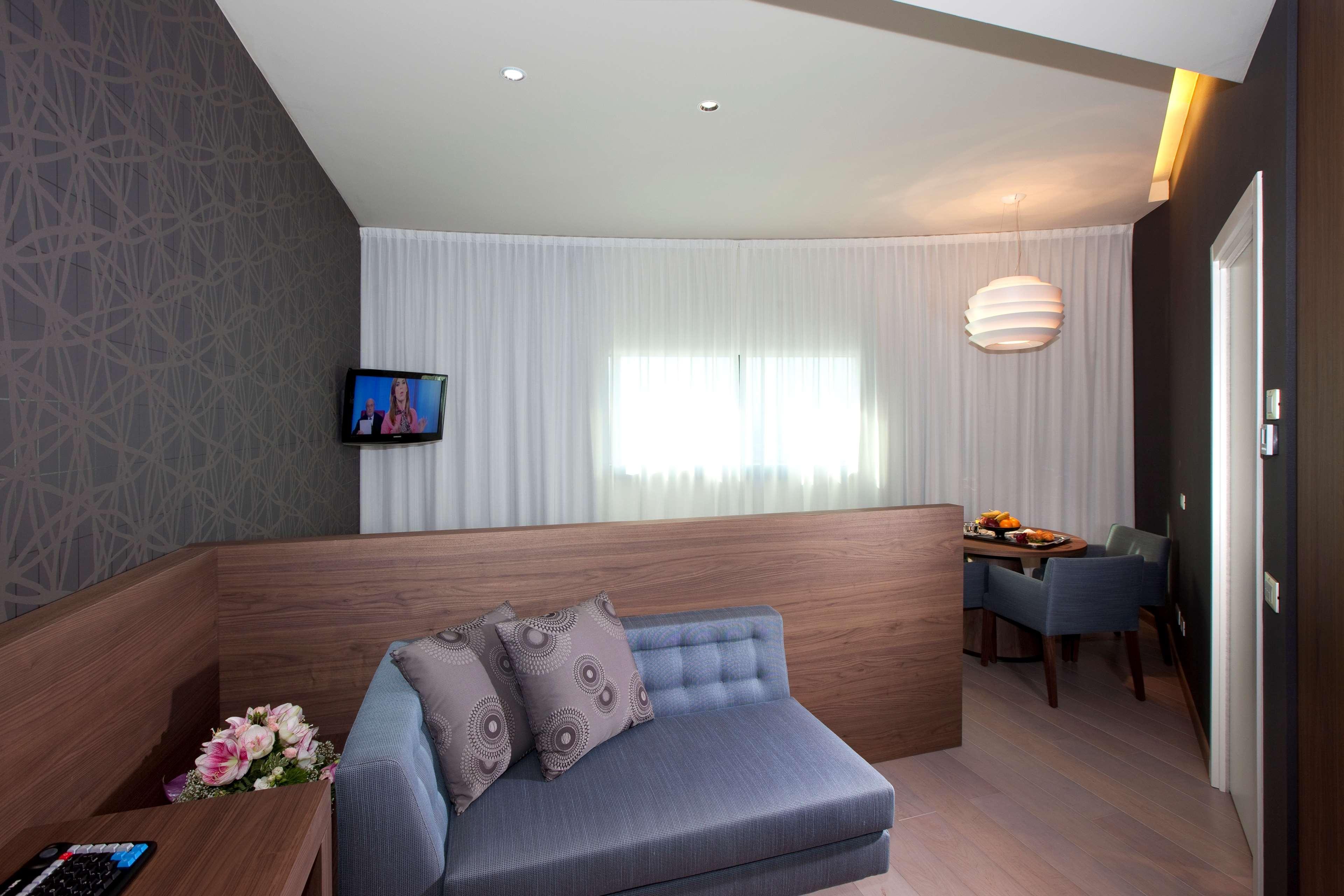 קלארקסוויל Best Western Plus Atrium Inn & Suites מראה חיצוני תמונה