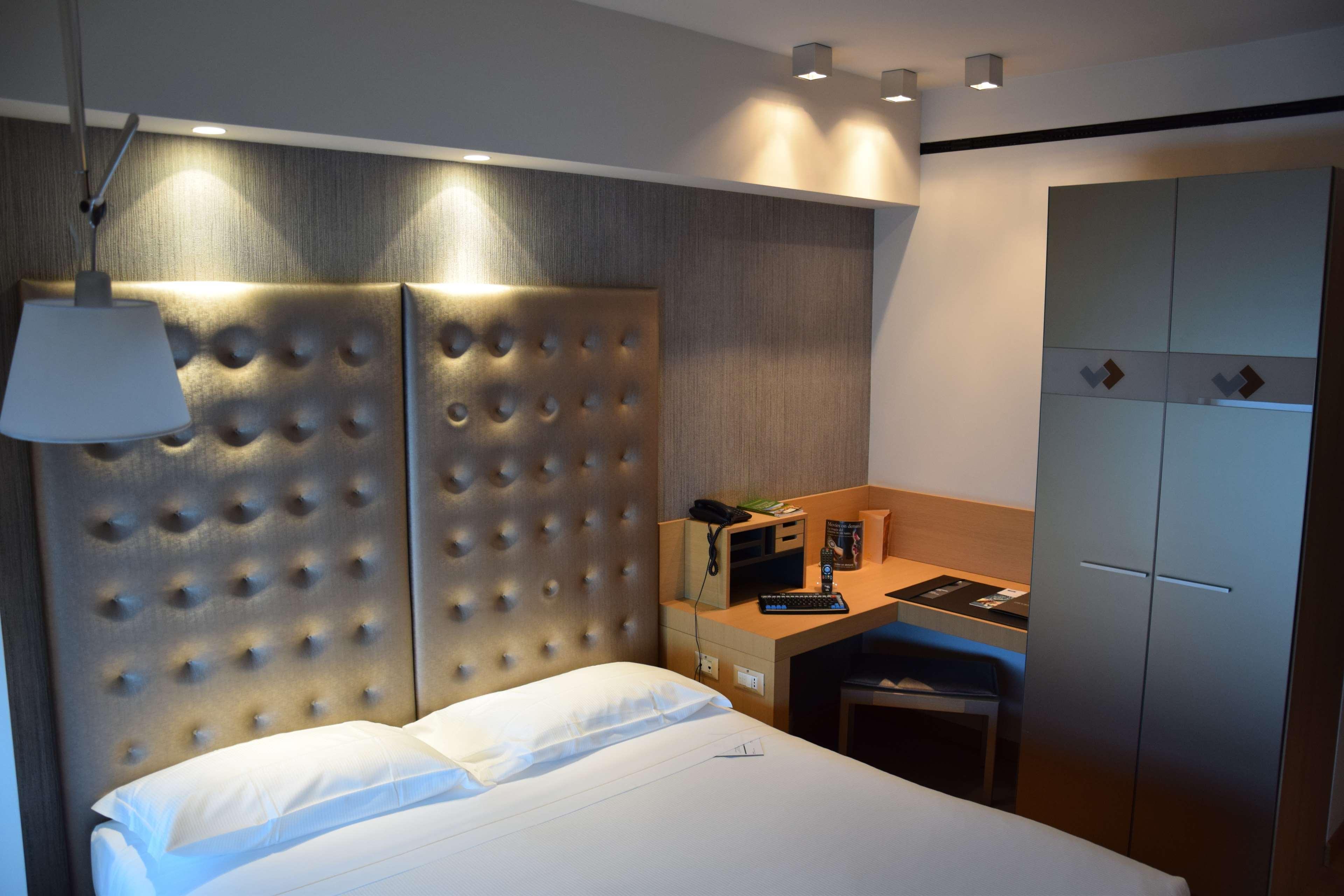 קלארקסוויל Best Western Plus Atrium Inn & Suites מראה חיצוני תמונה