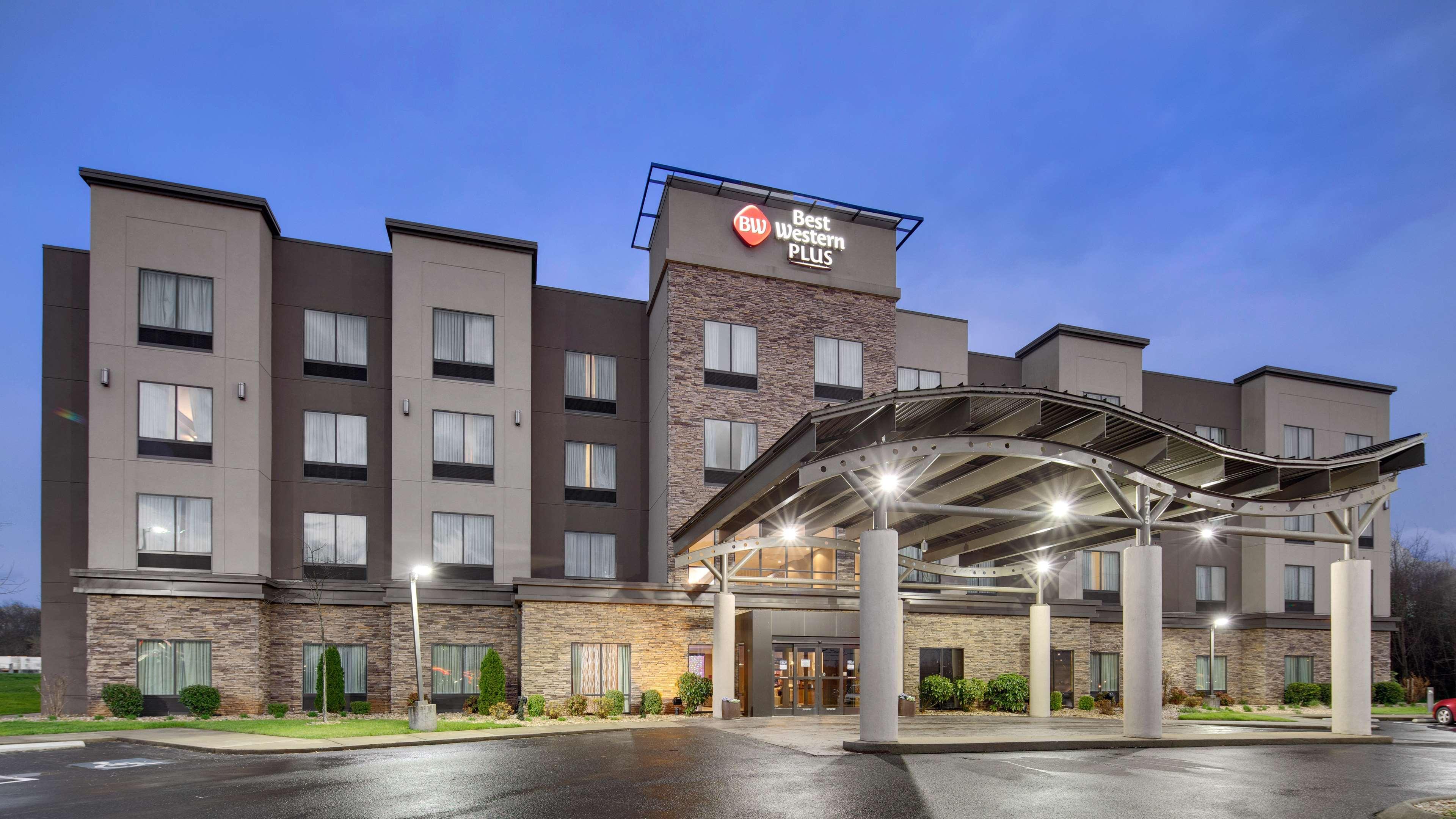 קלארקסוויל Best Western Plus Atrium Inn & Suites מראה חיצוני תמונה