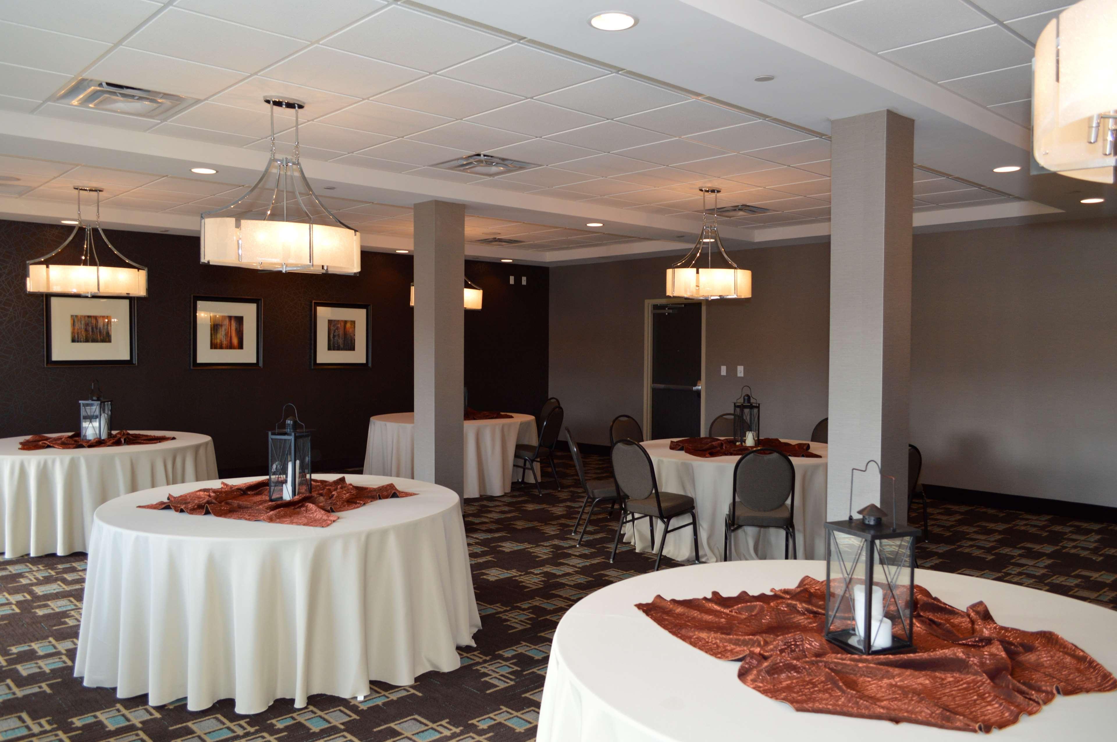 קלארקסוויל Best Western Plus Atrium Inn & Suites מראה חיצוני תמונה